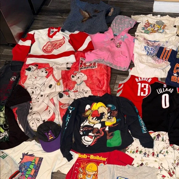 30 pc vintage kids Warner Bros. Black Looney Tunes Kids Disney jersey lot - Picture 4 of 16